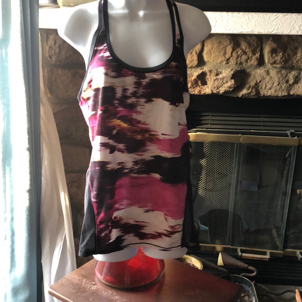 Women’s Lululemon Athletica tank top